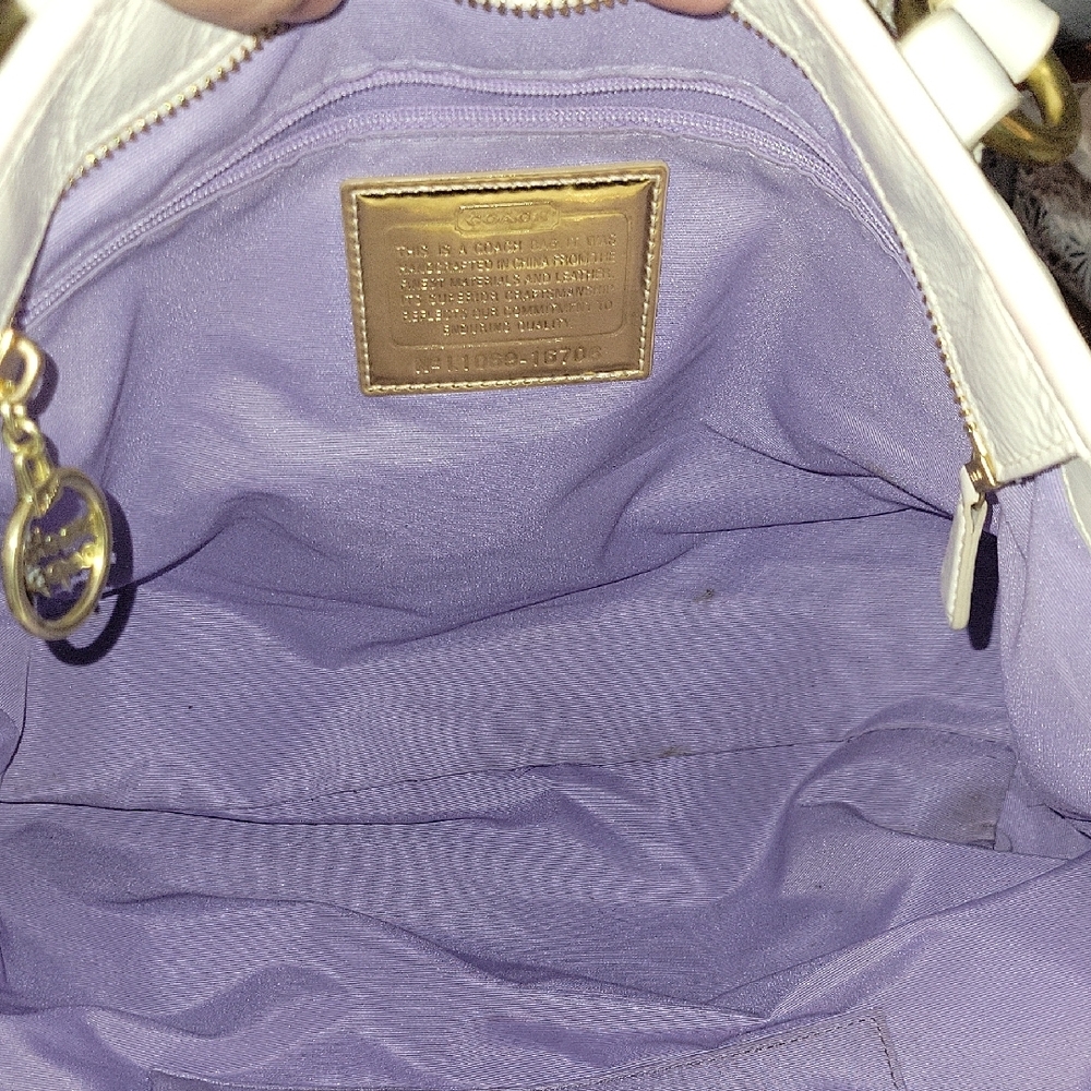 Coach Poppy Straw Beige and White Signature Tote. - Picture 11 of 14